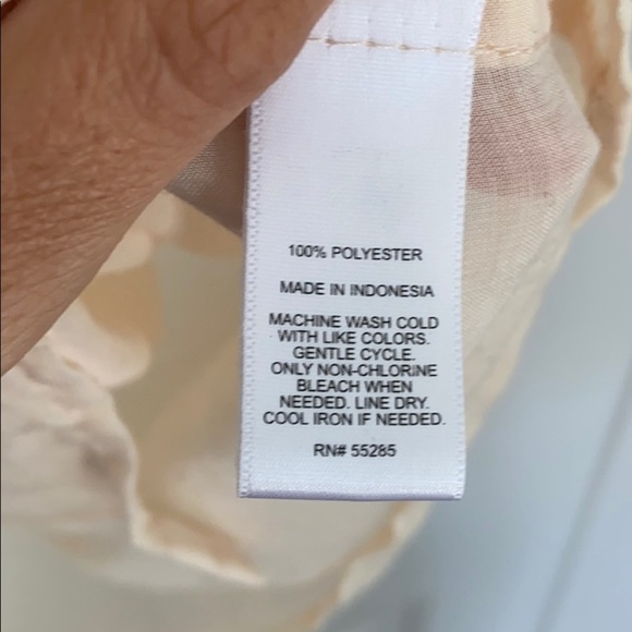 Express Cream Button-Up Blouse - Picture 5 of 5